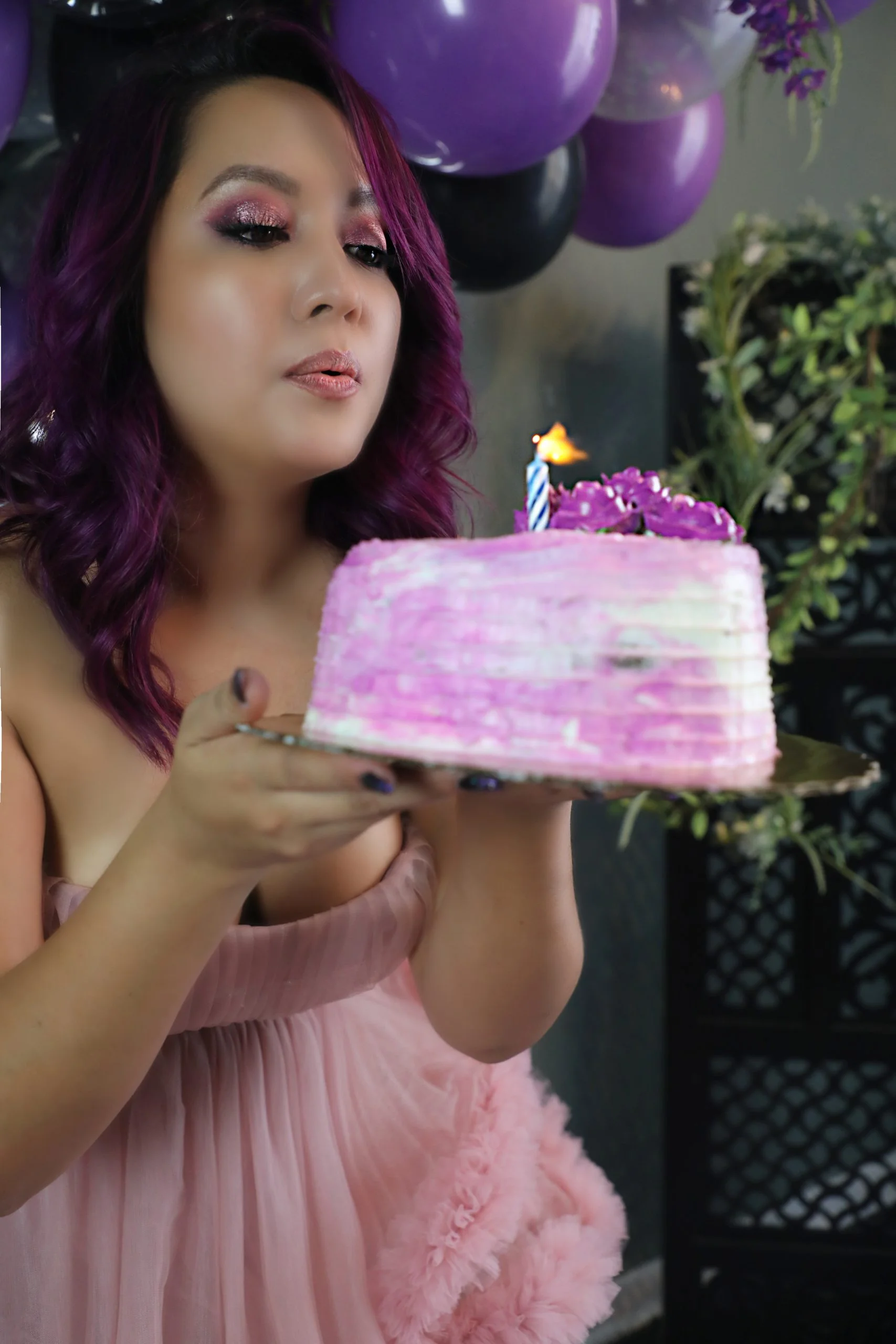 birthday-photoshoot-glamorous-birthday-photo-shoot-cake-18